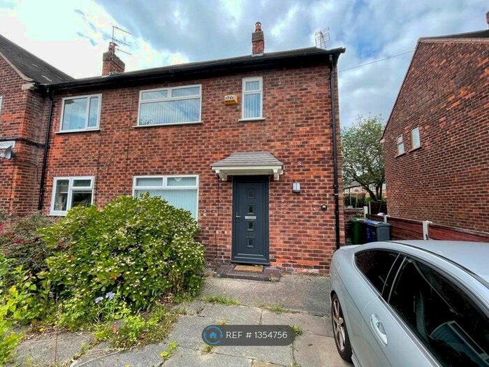 2 Bedroom End Of Terrace House To Rent In Manchester, Manchester, M23