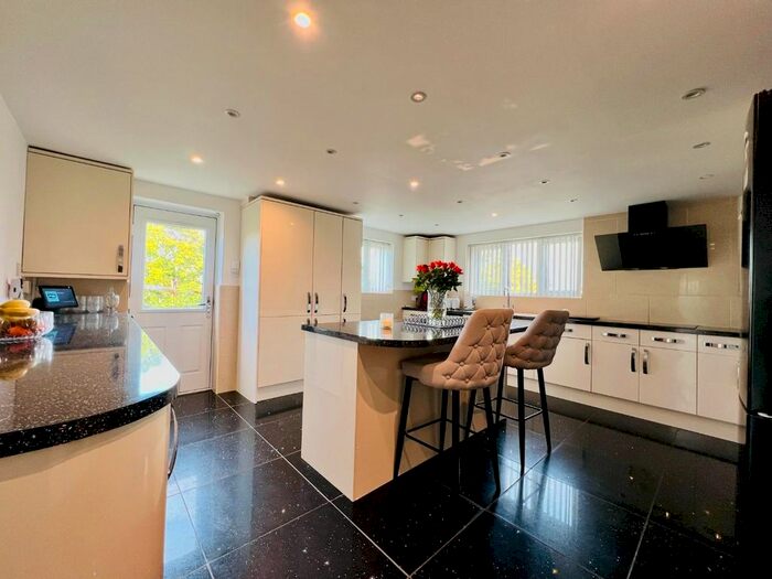 5 Bedroom Detached House To Rent In Rolvenden Hill, Rolvenden, Cranbrook, TN17