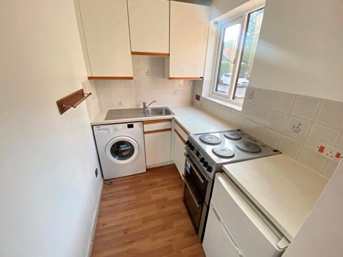Maisonette For Sale In Woking, Surrey, GU22