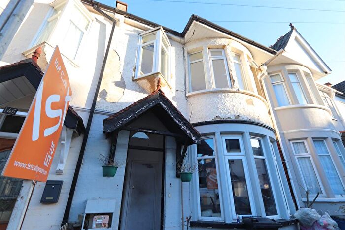 2 Bedroom Flat To Rent In Beedell Avenue, Westcliff-On-Sea, SS0