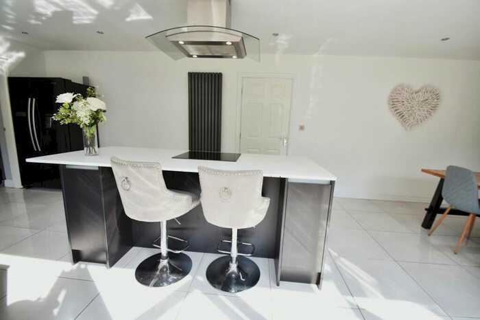 5 Bedroom Detached House For Sale In Castle Hey Close, Bury, BL9