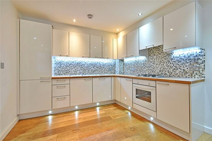 3 Bedroom Terraced House To Rent In Weymouth Terrace, Haggerston, E2