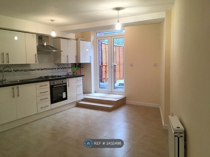 3 Bedroom End Of Terrace House To Rent In Glentanner Way, London, SW17