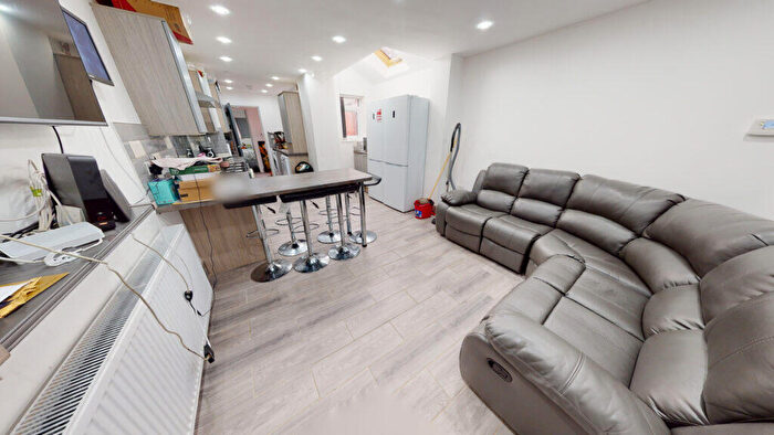 6 Bedroom House To Rent In Teignmouth Road, Selly Oak, Birmingham, B29