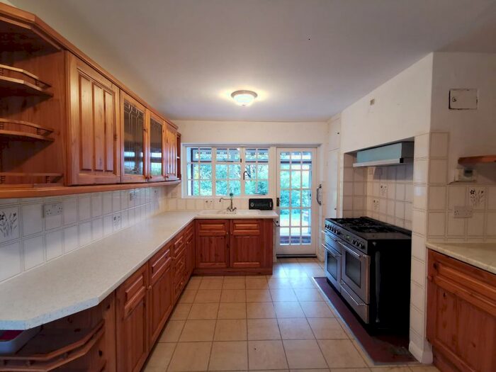 4 Bedroom Detached House To Rent In The Comyns, Bushey Heath, Bushey WD23