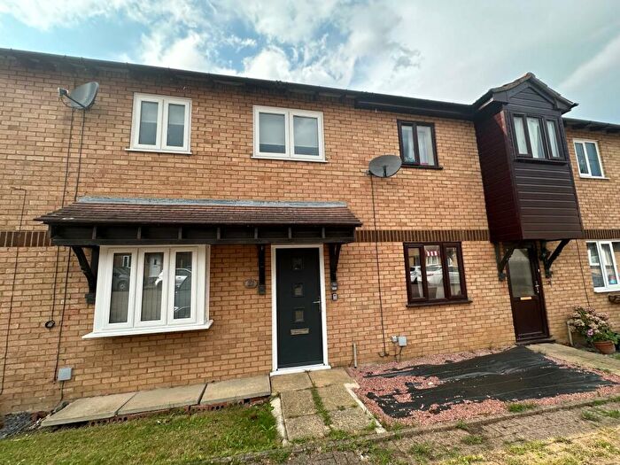 3 Bedroom House To Rent In Martel Close, Northampton, NN5