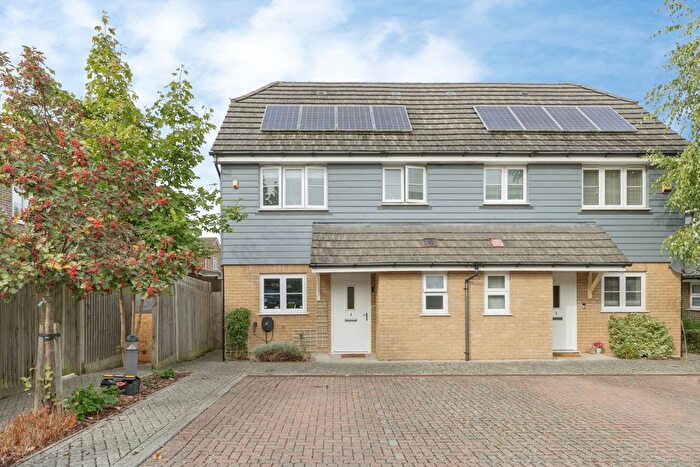 3 Bedroom Semi Detached House For Sale In Laurie Close, Sevenoaks, Kent, TN14