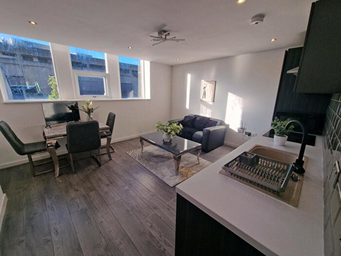 1 Bedroom Apartment To Rent In Empire House, - Piccadilly, Bradford, West Yorkshire, BD1