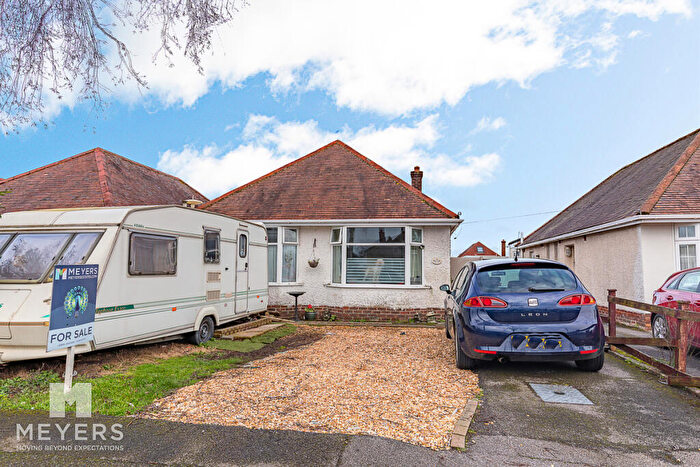 3 Bedroom Detached Bungalow For Sale In Minstead Road, Bournemouth, BH10
