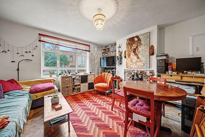 2 Bedroom Property For Sale In Holly Park Estate, London, N4