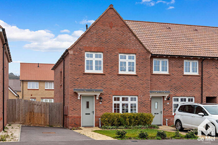 3 Bedroom House For Sale In Meadowsweet Road, Leckhampton, GL53