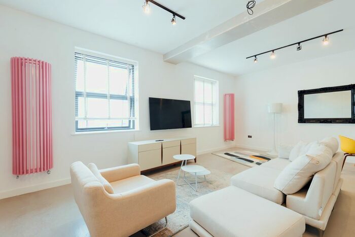 2 Bedroom Flat To Rent In Canal House, Loughborough LE11