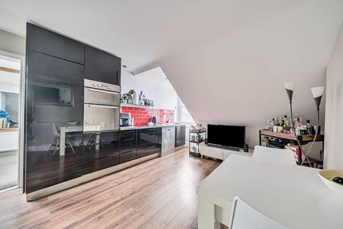 2 Bedroom Flat For Sale In Sinclair Road, Brook Green, London, W14