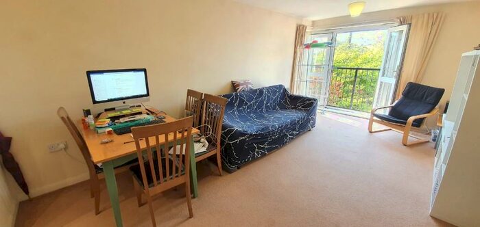 1 Bedroom Flat To Rent In Greenford Road, Harrow, Middlesex, HA1