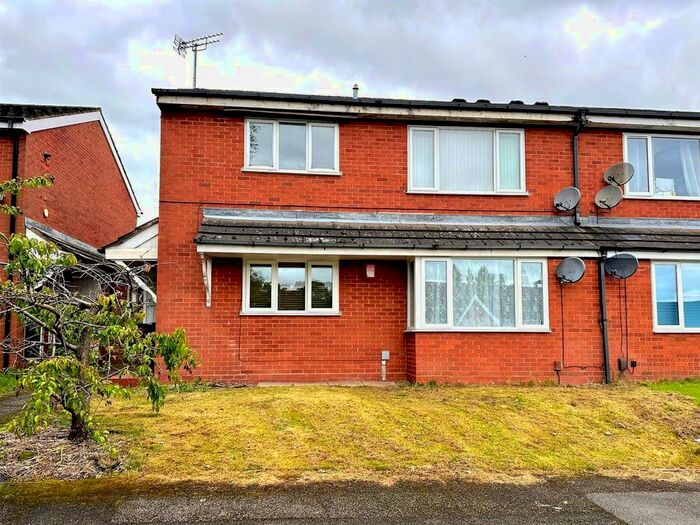 2 Bedroom Flat To Rent In Fredas Grove, Birmingham, B17