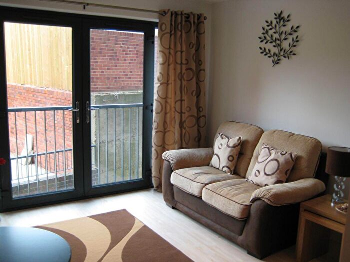 1 Bedroom Apartment To Rent In Hub Furnished Studio With Seperate Bedroom Area, B4