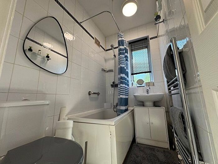 2 Bedroom Semi-Detached House To Rent In Kinnaird Road, Sheffield, S5