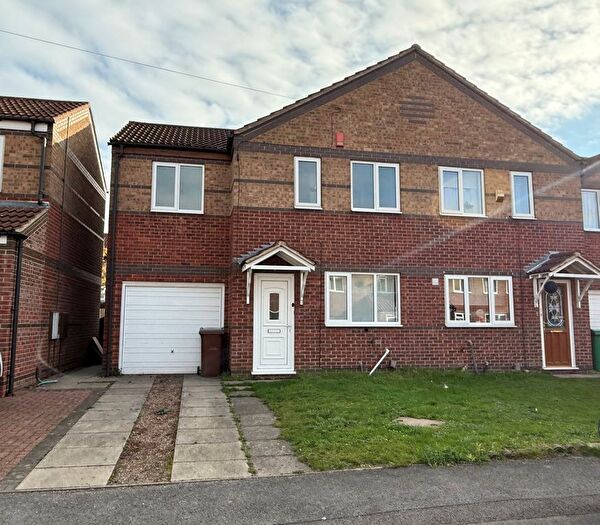 3 Bedroom Property To Rent In March Close, Nottingham, NG5