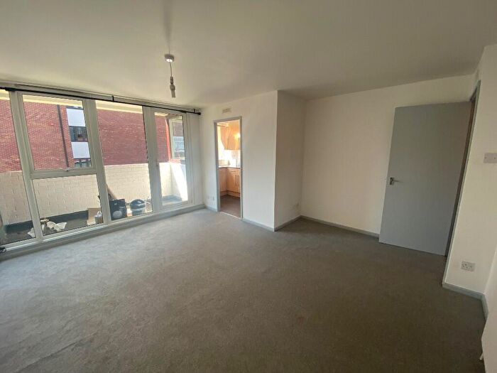 1 Bedroom Flat To Rent In Albrighton House, Browns Green, Birmingham, B20