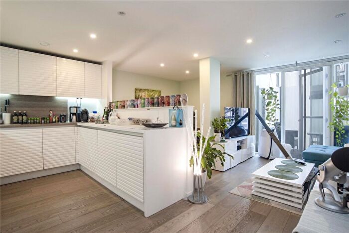 2 Bedroom Apartment To Rent In Central Street, London, EC1V