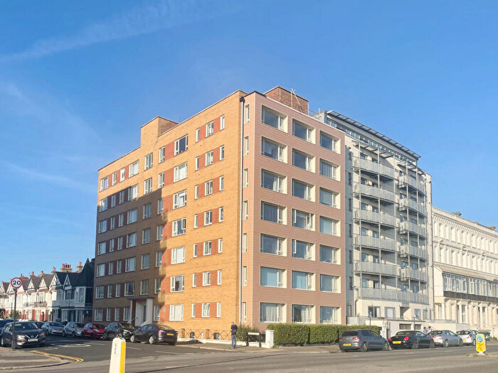 1 Bedroom Apartment For Sale In Dorset Court, Kingsway, Hove, BN3
