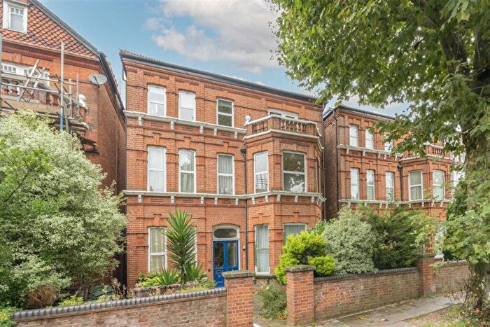 2 Bedroom Flat To Rent In Minster Road, Cricklewood, NW2