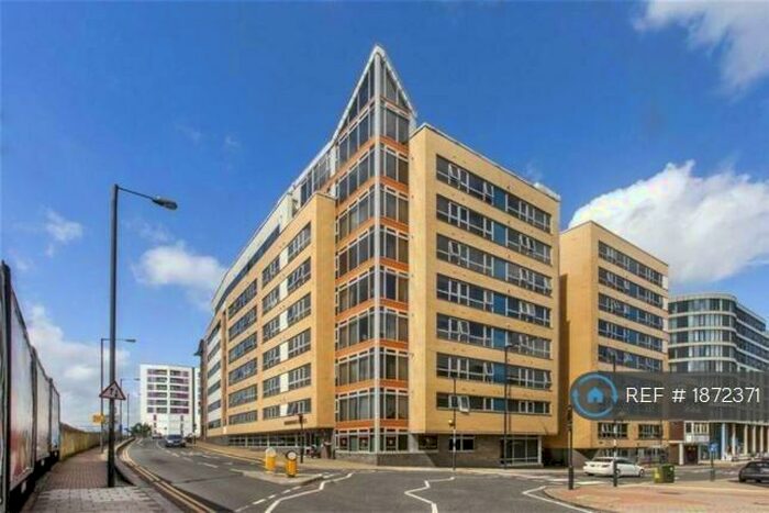 1 Bedroom Flat To Rent In Roxborough Heights, Harrow, HA1