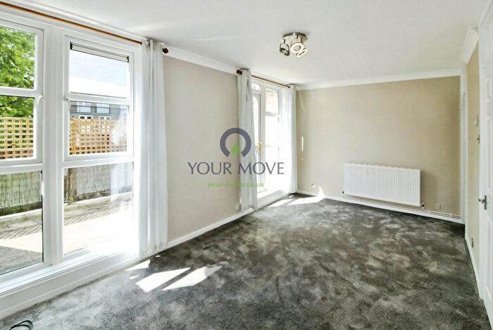 2 Bedroom Flat To Rent In Westover Close, Sutton, SM2