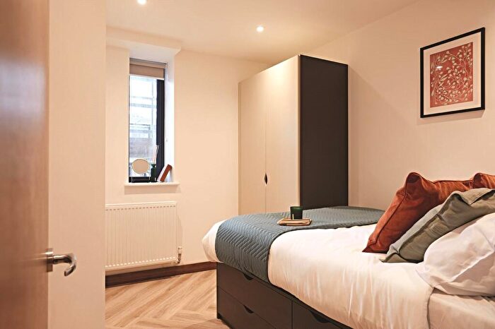 1 Bedroom Apartment To Rent In Apt, Live Oasis Merrion Street Gardens #, LS2