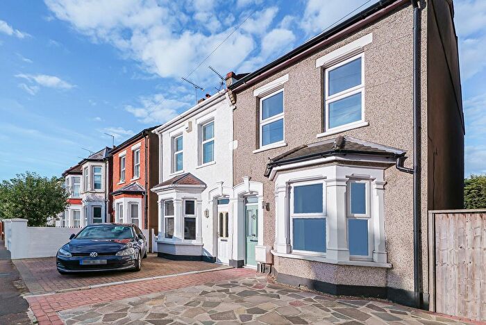 3 Bedroom Semi Detached House For Sale In Christchurch Road, Southchurch Village, SS2