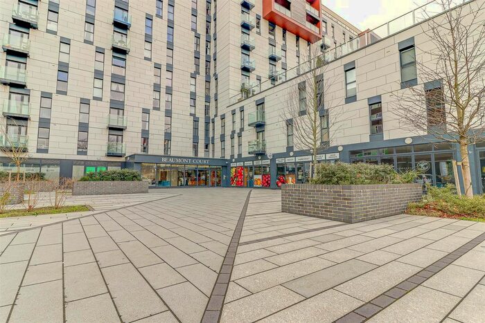 2 Bedroom Flat For Sale In Beaumont Court, Victoria Avenue, Southend-On-Sea, SS2