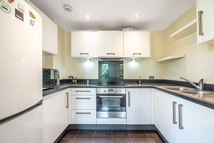 2 Bedroom Flat To Rent In Plamer Court, Colindale, London, NW9