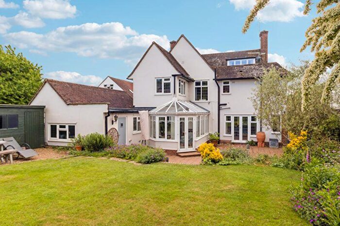 3 Bedroom Detached House For Sale In Cherry Tree Road, Farnham Royal, SL2