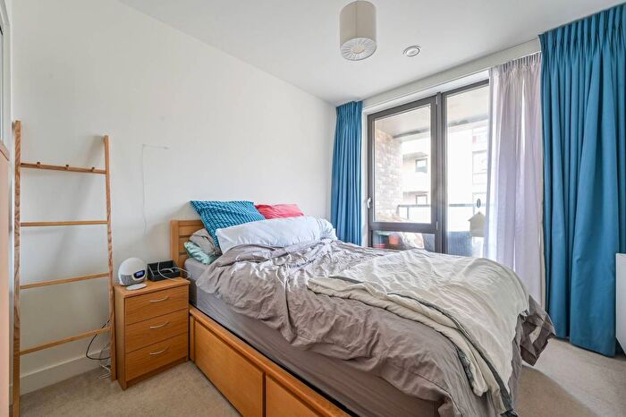 2 Bedroom Flat For Sale In Barrell Makers House, Canary Wharf, London, E14