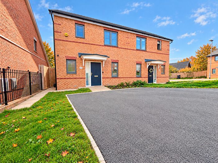 3 Bedroom Semi-Detached House For Sale In Lidgett View, Tankersley, Barnsley, S75