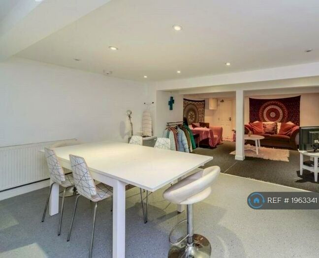 6 Bedroom Terraced House To Rent In Lewes Road, Brighton, BN2