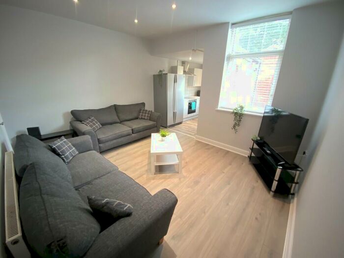 6 Bedroom Terraced House To Rent In South View Road - Student Property, S7