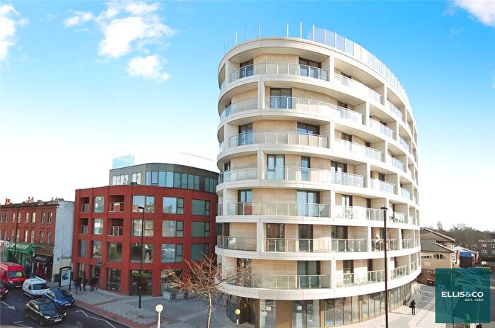 2 Bedroom Apartment To Rent In Regents Park Road, Finchley, N3