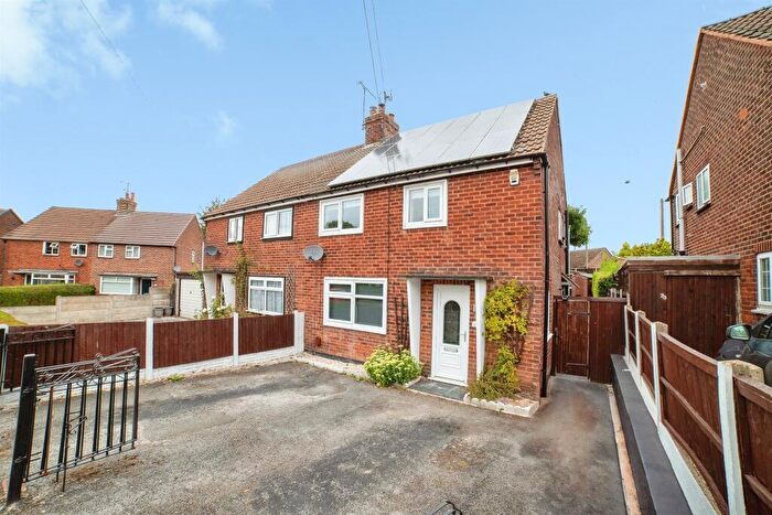 3 Bedroom Semi Detached House For Sale In Pease Hill, Alfreton, DE55
