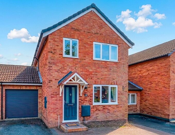 3 Bedroom Detached House For Sale In The Paddock, Stoke Heath, B60