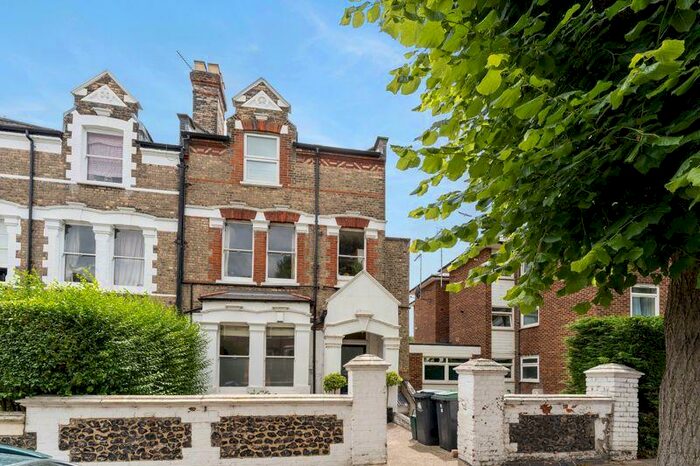 2 Bedroom Apartment To Rent In Crouch Hall Road, Crouch End, N8