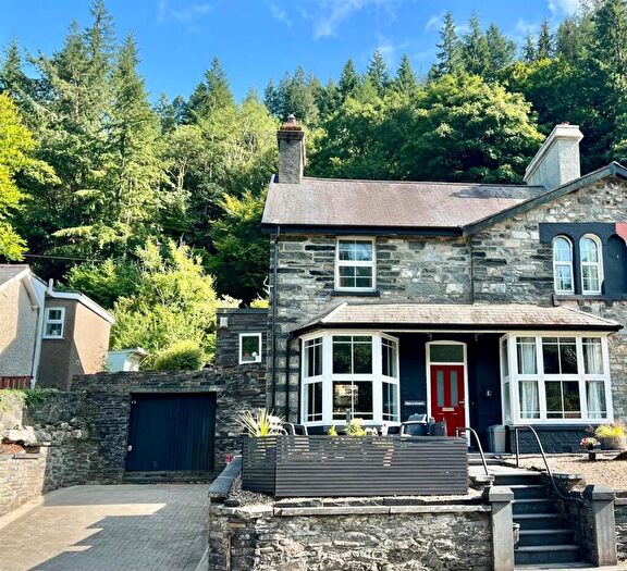 5 Bedroom House For Sale In Holyhead Road, Betws Y Coed, LL24