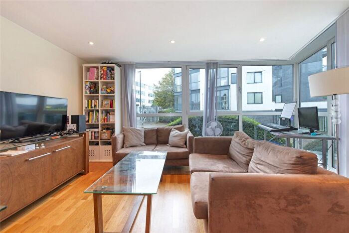 1 Bedroom Apartment For Sale In Drayton Park, London, N5