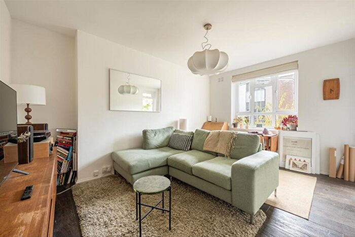 2 Bedroom Flat For Sale In Elderfield Road, Hackney, E5