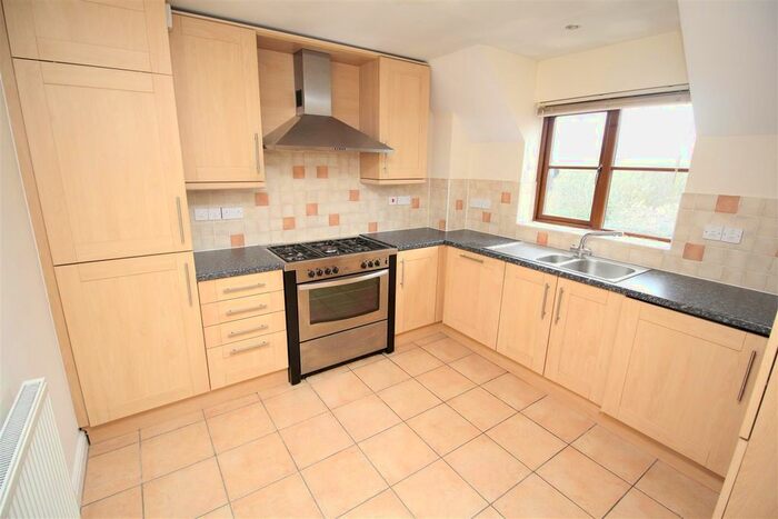 2 Bedroom Flat To Rent In Perivale, Monkston Park, Milton Keynes MK10
