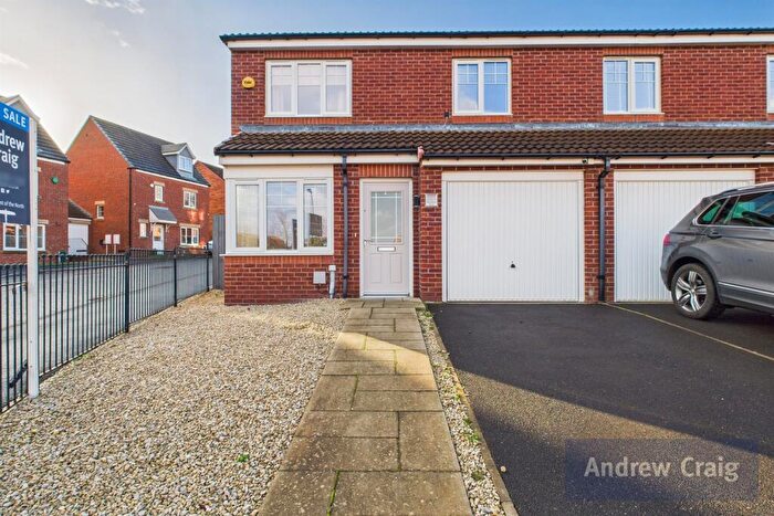 3 Bedroom Semi-Detached House For Sale In Woodham Drive, Sunderland, SR2