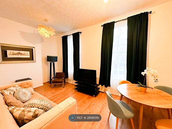 3 Bedroom Flat To Rent In Heyworth Road, London, E5