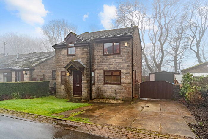 3 Bedroom Detached House For Sale In Marston Close, Queensbury, BD13