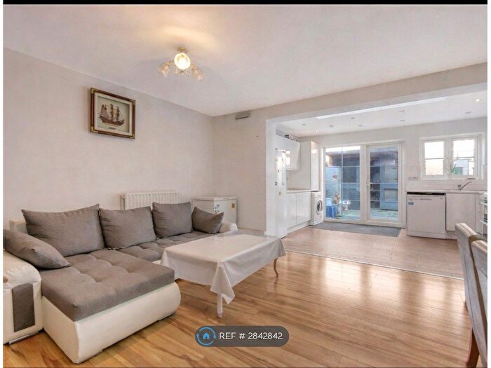 4 Bedroom Terraced House To Rent In Phoenix Close, London, E17