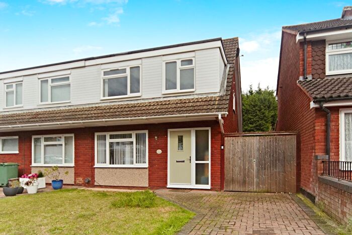 3 Bedroom Semi-Detached House For Sale In Willoughby Avenue, Croydon, CR0
